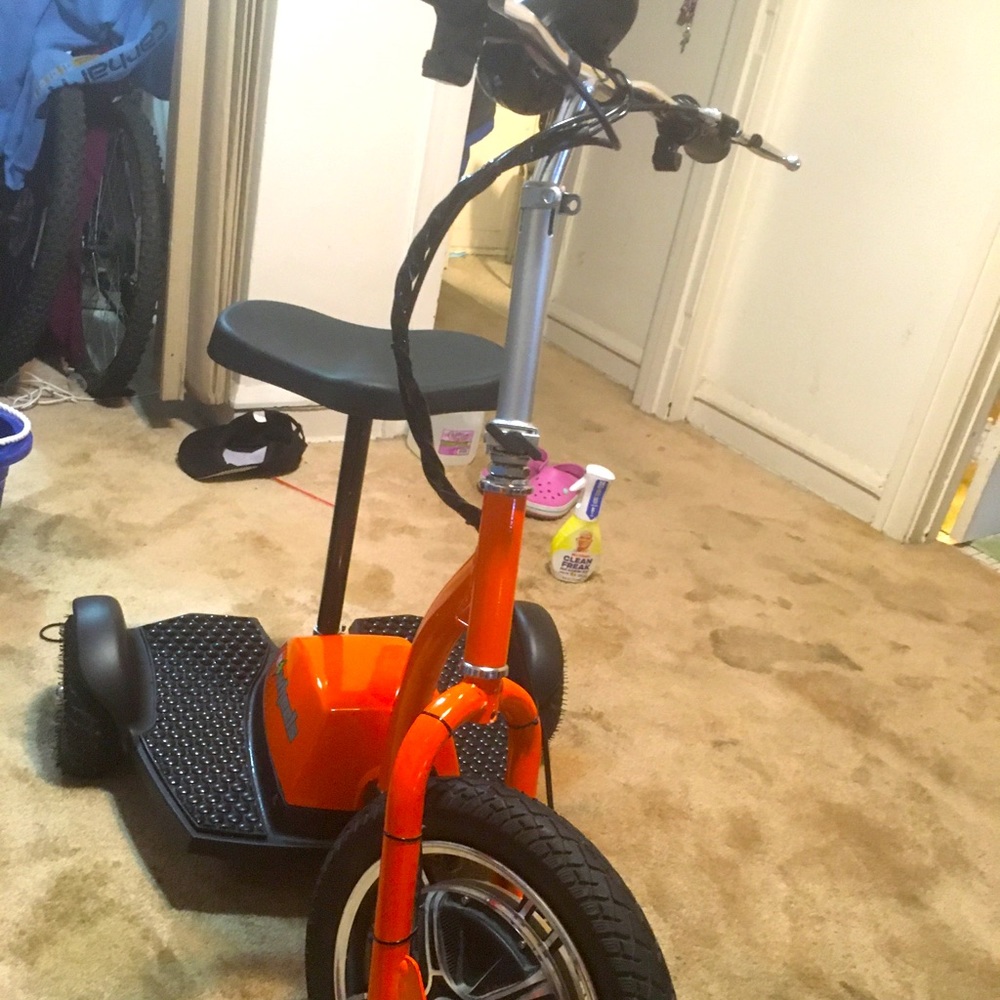 E-Wheels scooter, Everything Included